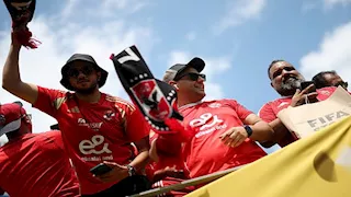 السًلطات الأمريكية تُلقي القبض على مشجع "أهلاوي" في مباراة بالميراس (صور)