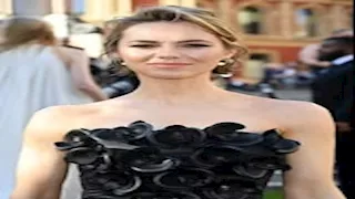 أصيبت به الممثلة البريطانية كارا توينتون.. أعراض تدل على حملك لجين خطير يسبب السرطان