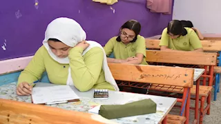 تعليم بورسعيد: انتظام وهدوء في امتحانات الإعدادية.. والمحمول "ممنوع"