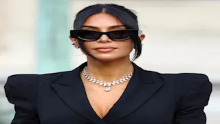 زفاف مؤسس أمازون يحوّل البندقية لمنصّة أزياء.. كارداشيان بجلد ثعبان وكريس تتوهّج بالألماس