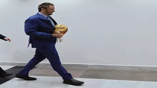 لماذا يحضر ممدوح عيد اجتماع اتحاد الكرة حاملا كأس أفريقيا؟