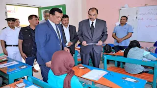  محافظ سوهاج يتفقد لجان امتحانات الدبلومات الفنية والشهادة الإعدادية