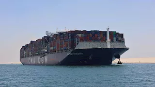 قناة السويس تستقبل سفينتين عملاقتين للخط الملاحي الفرنسي CMA CGM
