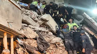 انهيار عقارات حدائق القبة | الحماية المدنية تواصل البحث عن مفقودين تحت الأنقاض