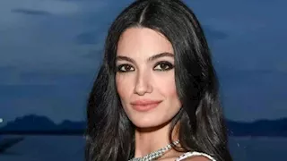 الأبيض يليق بها.. تارا عماد بإطلالة جريئة تخطف الأنظار