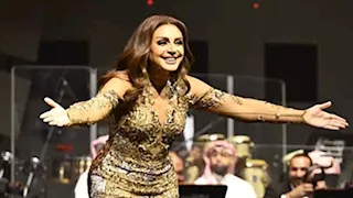 "صحتها زي الفل"محمود سعد يكشف تطورات حالة لـ أنغام وموعد خروجها من المستشفى