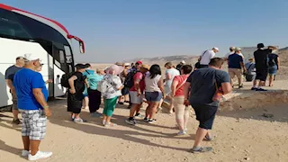 رغم حرارة الطقس.. توافد السياح الأجانب على معالم المنيا الأثرية 