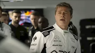 قبل عرض F1.. براد بيت يتلقى عروضًا للمشاركة في لومان ودايتونا (فيديو وصور)