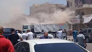 شهود العيان والهلال الأحمر.. إجراءات عاجلة بشأن عقار شبرا مصر المنهار | صور