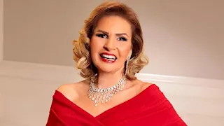 يسرا تخطف الأنظار بإطلالة ساحرة.. لماذا اختارت اللون البنفسجي؟