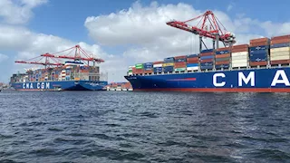 +285 ألف طن.. وصول سفينتي حاويات عملاقتين لميناء الإسكندرية (صور)