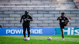 وصول بعثة الأهلي إلى ملعب ميتلايف لمواجهة بورتو في كأس العالم للأندية
