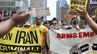 احتجاجات منددة بالضربة الأمريكية لإيران في نيويورك