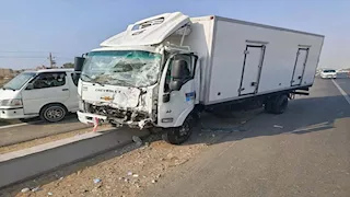 تهشم ملاكي بين شاحنة وأتوبيس.. إصابة 5 في تصادم مروع بطريق السخنة