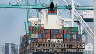 الغرف التجارية: الاضطرابات الجيوسياسية رفعت أسعار الشحن البحري 100%