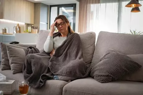 لماذا تمرض النساء أكثر من الرجال؟ "فيديوجرافيك"