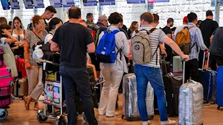 إسرائيل ترفع القيود الطارئة عن السكان مع صمود وقف إطلاق النار مع إيران