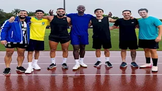 بعد أزمة المنشطات وحبس شقيقه.. بوجبا يظهر مع صهر ترامب قبل عودته للملاعب