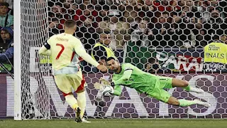 شاب يهدد نجم إسبانيا بالقتل بسبب إهداره ركلة جزاء