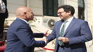 وزير الثقافة يبحث مع محافظ القاهرة إحياء منطقة المسارح بالعتبة