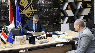 بالصور- محافظ أسوان يعتمد نتيجة الشهادة الإعدادية بنسبة نجاح 76.9%