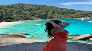 بـ"فستان قصير وجريء"..مايان السيد تظهر بعدة إطلالات أمام البحر والجمهور يعلق (صور)