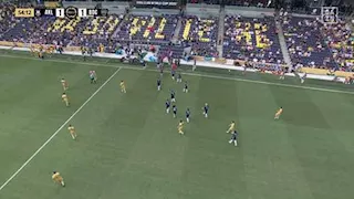 10 صور ترصد أزمة توقف مباراة أوكلاند سيتي بوكا جونيورز في كأس العالم للأندية