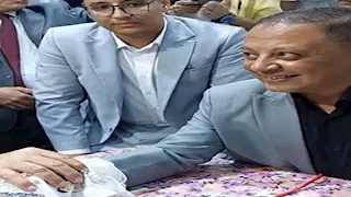 محافظ المنيا يشهد على عقد قران عروسين داخل مسجد صلاح الدين