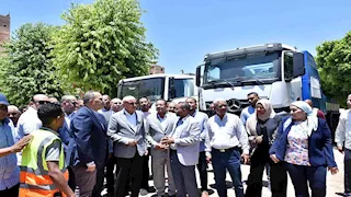 محافظ الأقصر يتفقد أسطول السيارات الجديدة لشركة المياه