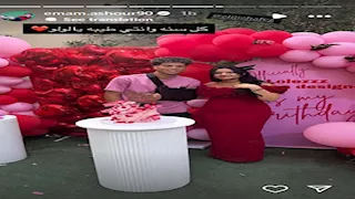 "قلب وتاج".. إمام عاشور وزوجته في المصيف (صور)