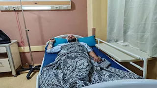 تنفيذًا لتعليمات الوزير.. نقل فني مزلقان الإسماعيلية إلى المركز الطبي بالقاهرة 