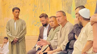 مؤسسة خيرية تهدي عمرات لعائلات ضحايا حادث الإقليمي بالمنوفية (صور)