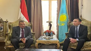 محافظ جنوب سيناء وسفير كازاخستان بالقاهرة يبحثان سبل التعاون السياحي