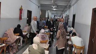 صور- رئيس جامعة عين شمس يتفقد امتحانات نهاية العام