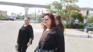 نور النبوي ونادية الجندي ومديحة حمدي .. 20 صورة من جنازة الفنانة سميحة أيوب 