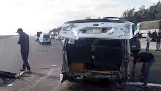  8 مصابين في انقلاب ميكروباص شركة خاصة أمام مول شهير