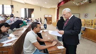 رئيس جامعة المنيا يتفقد امتحانات "الطب البيطري" ويشدد على منع الغش (صور)