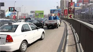 زحام مروري أعلى كوبري أكتوبر بسبب تصادم سيارتين