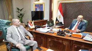 وزير العمل يلتقي مدير صندوق مكافحة الإدمان لتعزيز تأهيل وتشغيل الشباب المتعافين