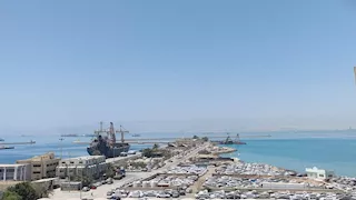 تداول 13 ألف طن بضائع و928 شاحنة بموانئ البحر الأحمر