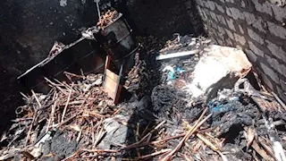 احتراق توك توك ونفوق ماشية.. حريق هائل يلتهم منزلين في سوهاج- صور 