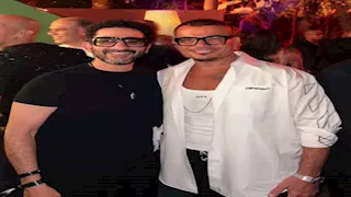 أحمد حلمي يهنئ عمرو دياب: "مبروك يا هضبة على الأوتيل.. جايلك بالعوامة"