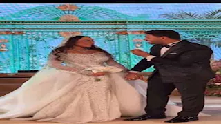 بالفيديو.. محمد شاهين يغني لـ زوجته رشا الظنحاني "ملكة جمال الناس" في حفل زفافهما