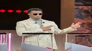 محمد رمضان يهدي "أنا رئيسها" لنجم "الزمالك" شيكابالا