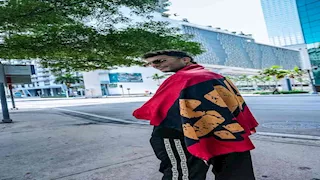 16 صورة من جلسة تصوير زيزو بقميص الأهلى فى ميامي