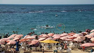 البحر هادئ.. طقس ربيعي وأجواء رائعة ثالث أيام العيد في الإسكندرية - صور