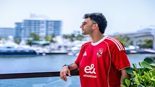 "بطريقة طريفة".. لاعبو الأهلي يرحبون بزيزو (فيديو)