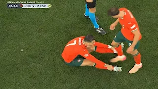 بالصور.. لحظة إصابة رونالدو وخروجه اضطراريًا أمام إسبانيا