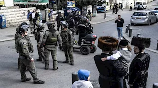 الأمر صدر.. إعلام عبري: بدء سحب قوات الاحتلال من مناطق الاحتكاك في غزة