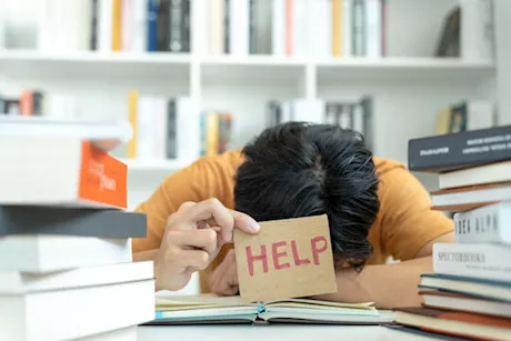 التعب المتكرر أثناء الامتحانات- إليك سببه "فيديوجرافيك"
